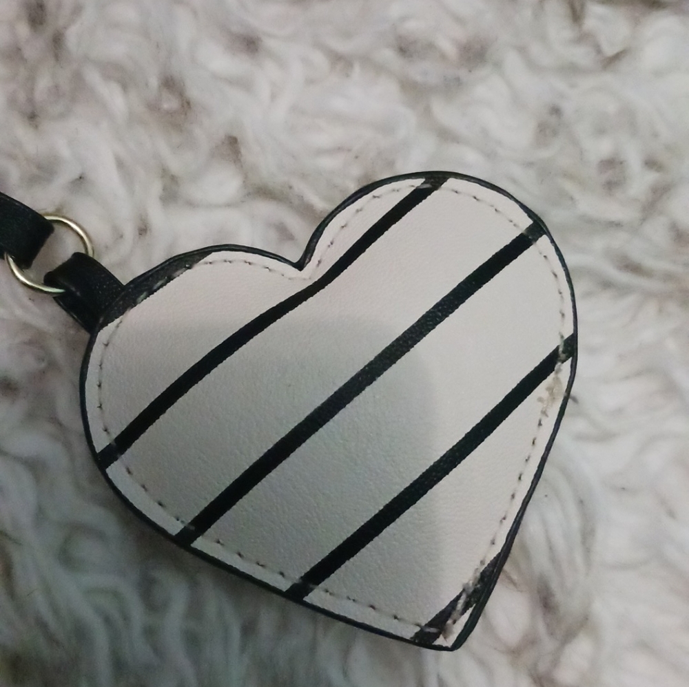 Purse - Picture 2 of 7